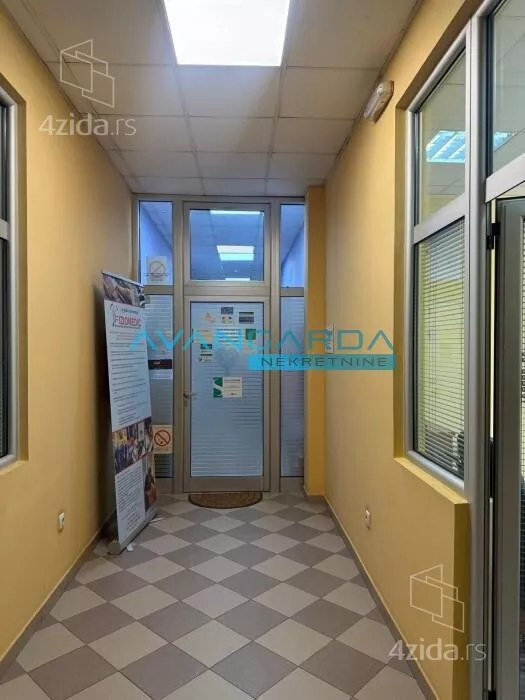 Lokal | 4zida