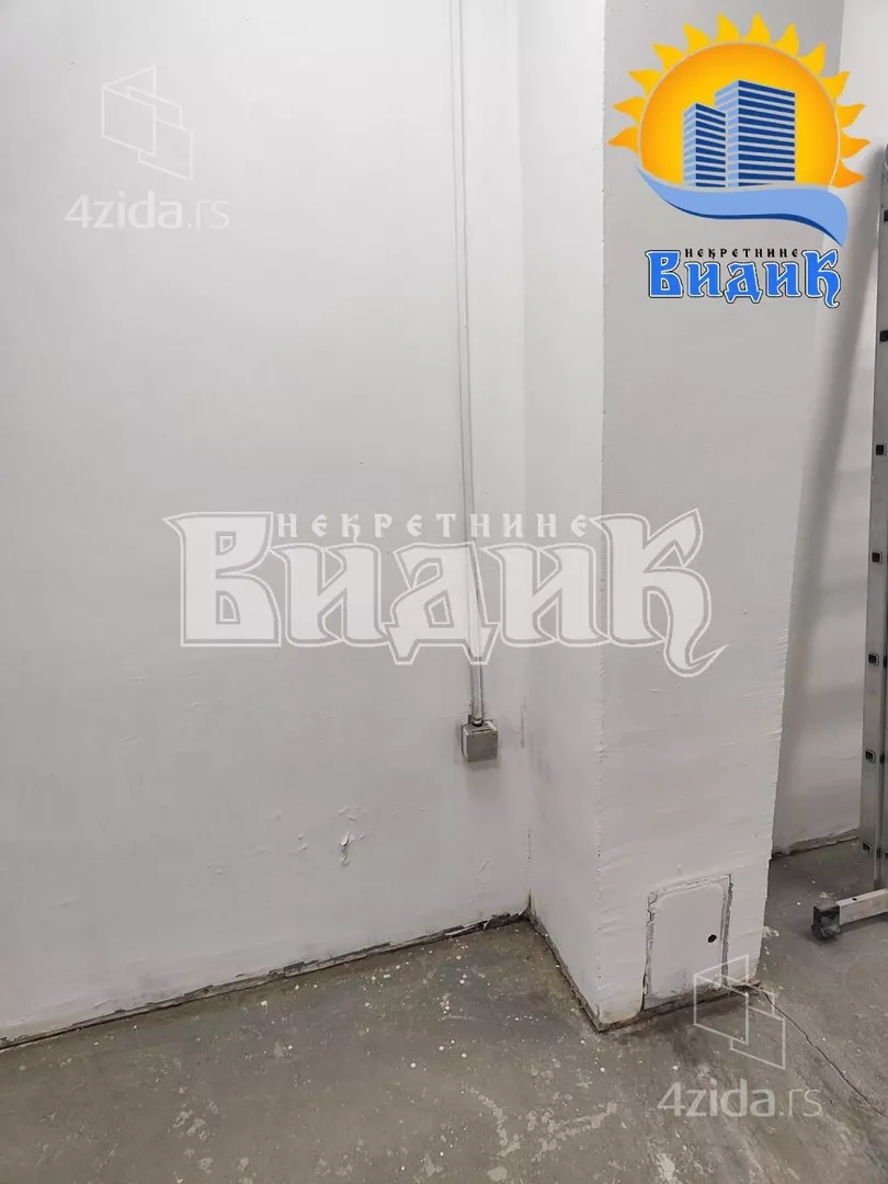 Lokal | 4zida