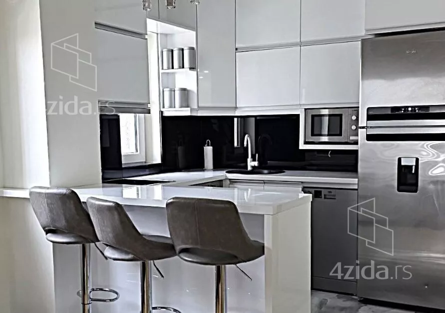 Petosoban stan | 4zida