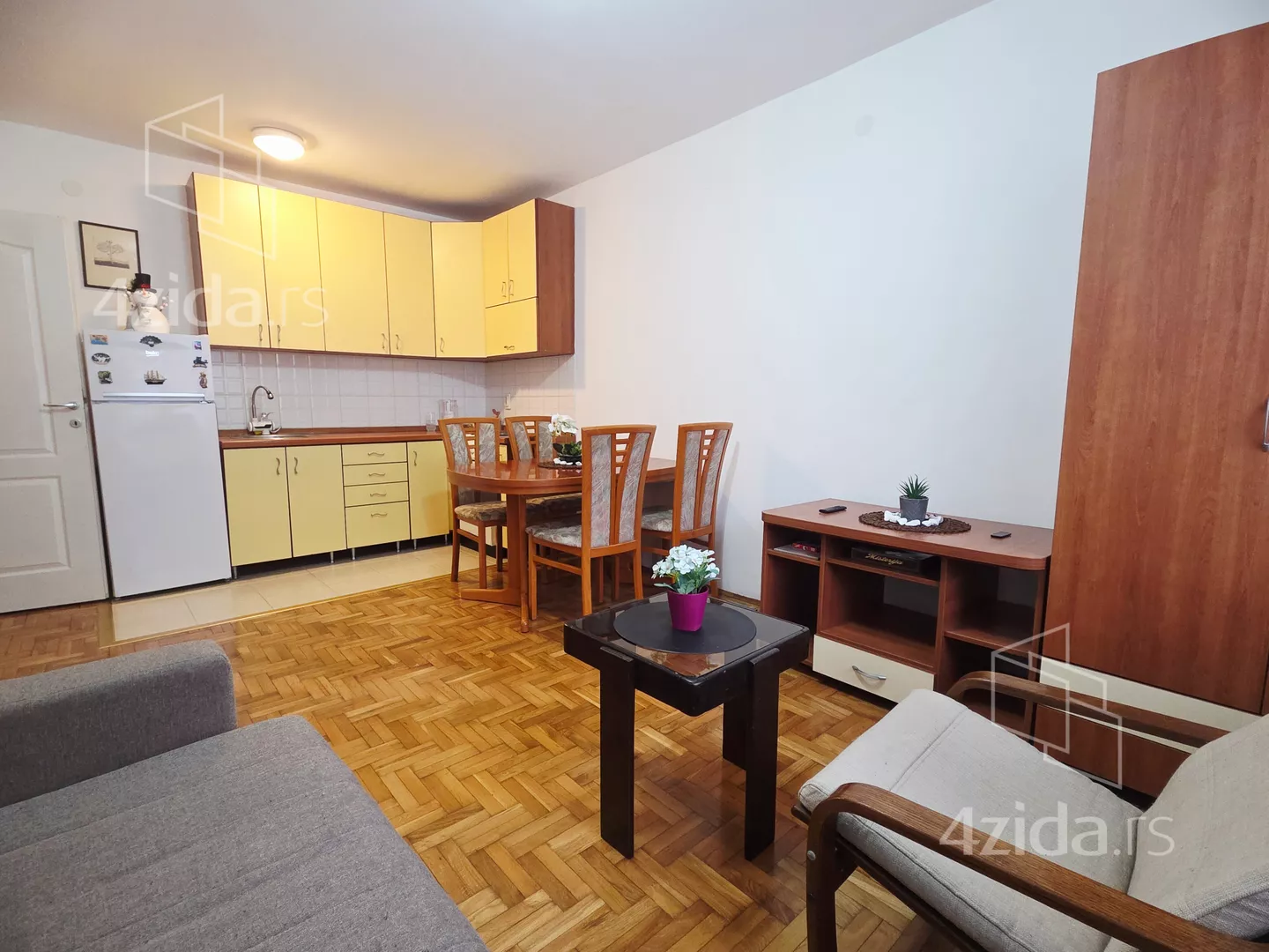 Dvoiposoban stan | 4zida