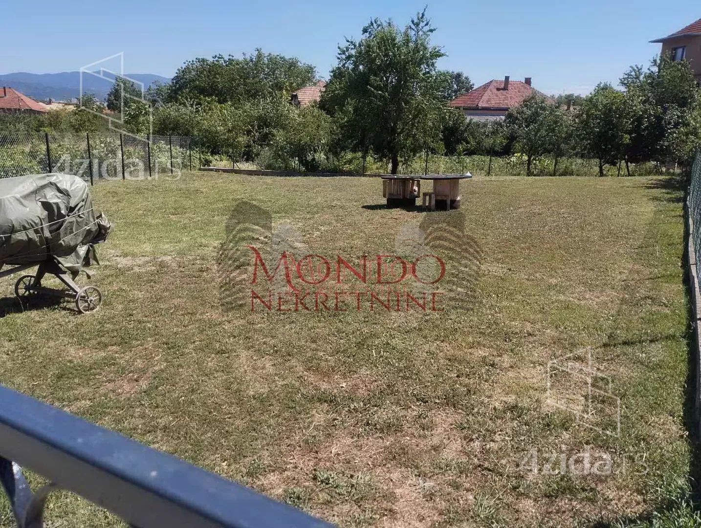 Plac | 4zida