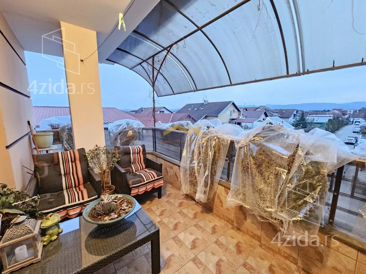 Troiposoban stan | 4zida