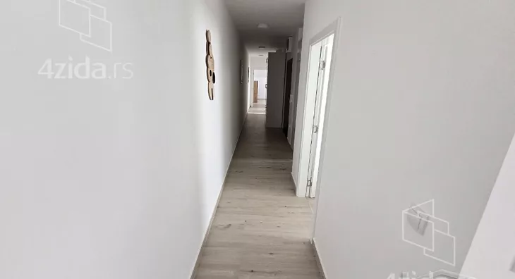 Četvoroiposoban stan | 4zida