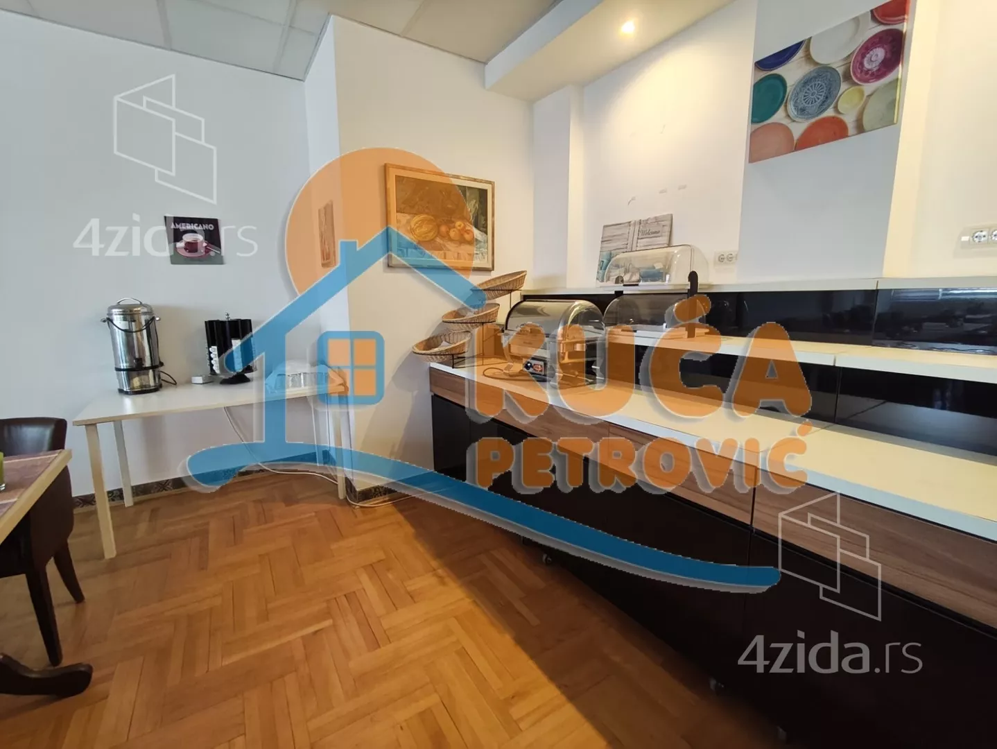 Lokal | 4zida