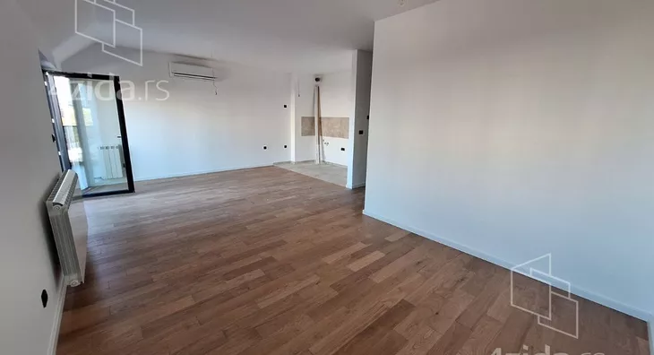 Četvoroiposoban stan | 4zida