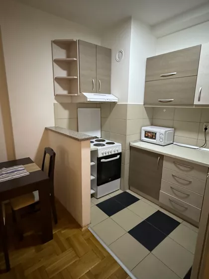 Pravni i Ekonomski fakultet | 4zida.rs