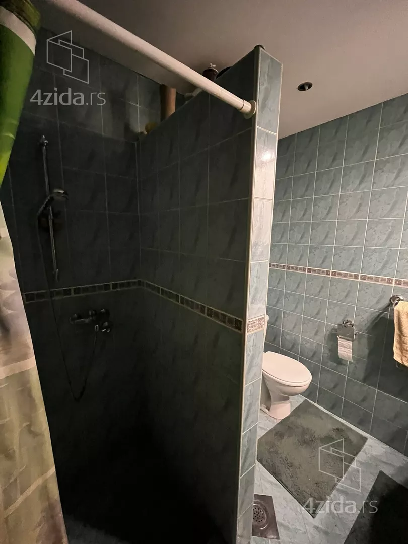 Šestosoban stan | 4zida