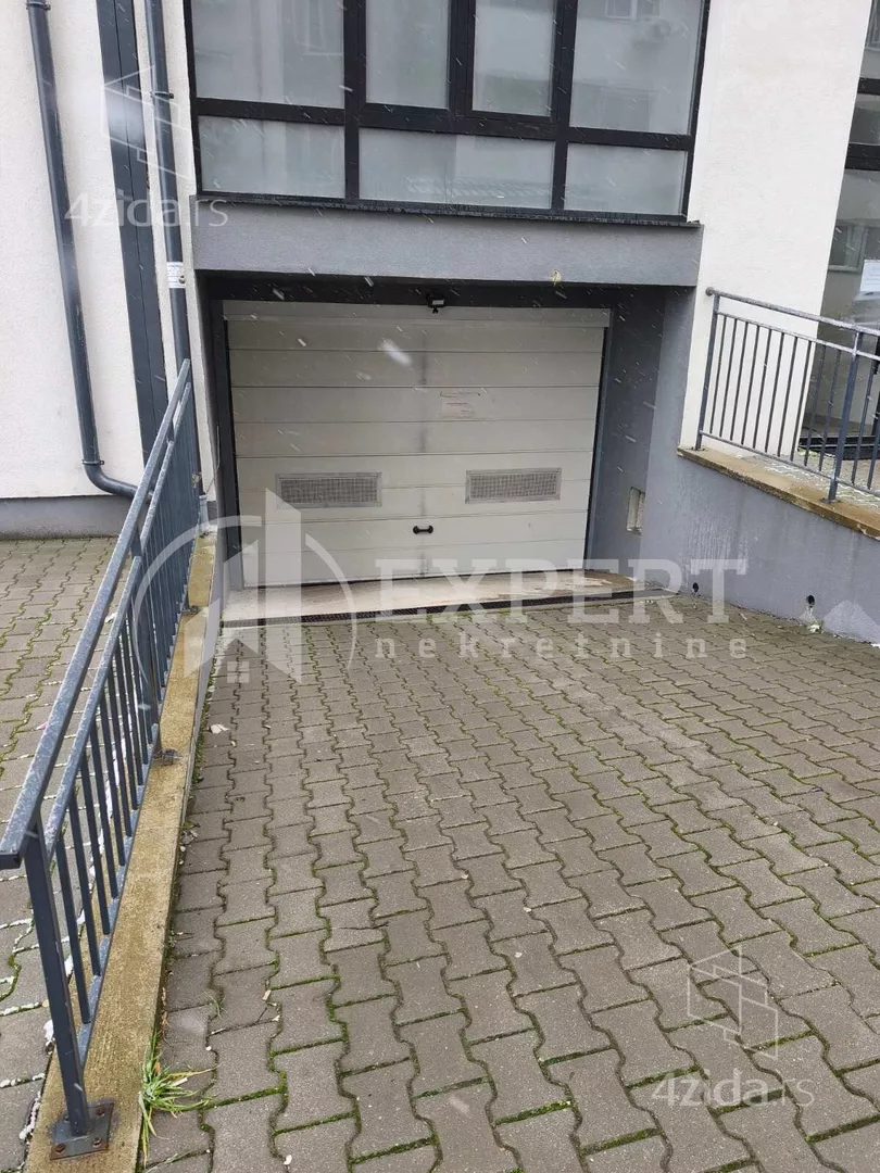Garaža | 4zida