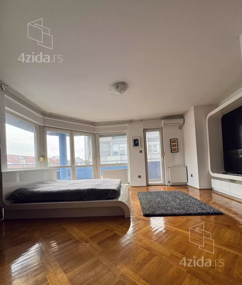 Četvoroiposoban stan | 4zida