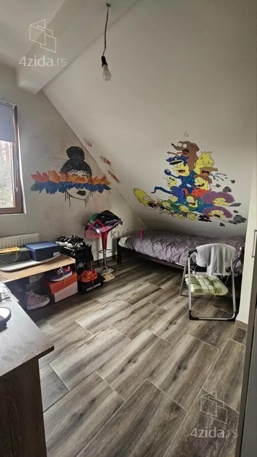 Petosoban stan | 4zida