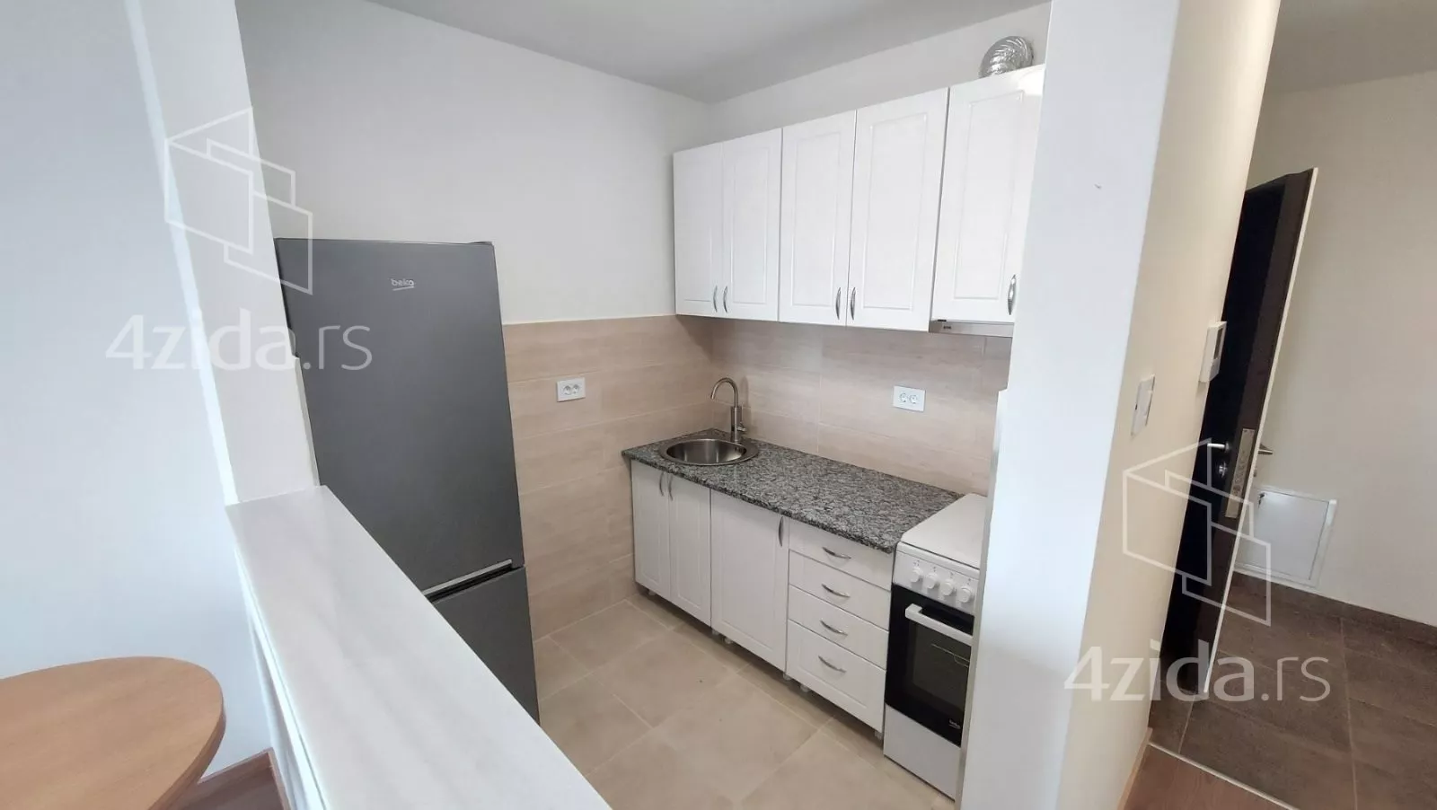 Jednoiposoban stan | 4zida