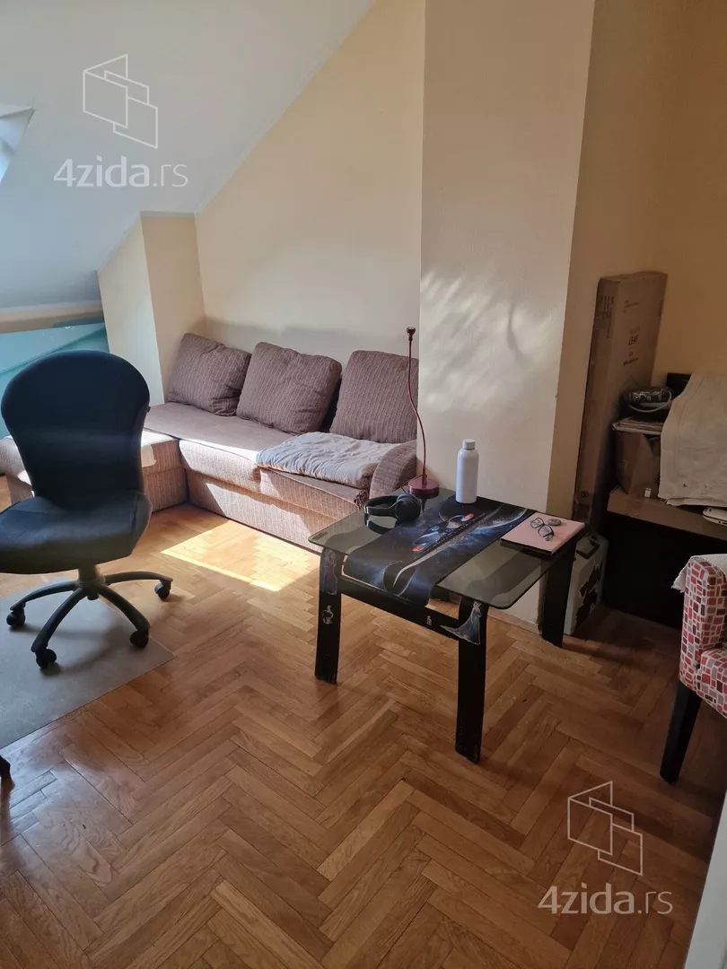 Petoiposoban stan | 4zida