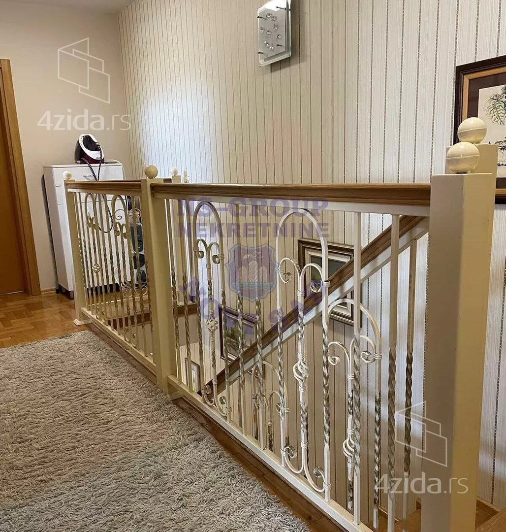 Četvoroiposoban stan | 4zida