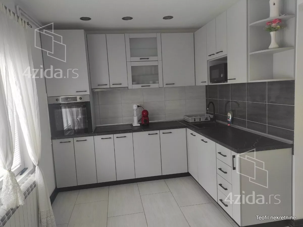 3-etažna kuća | 4zida