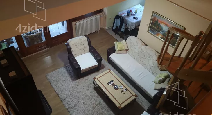 Četvoroiposoban stan | 4zida