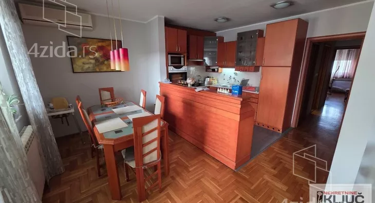 Četvorosoban stan | 4zida