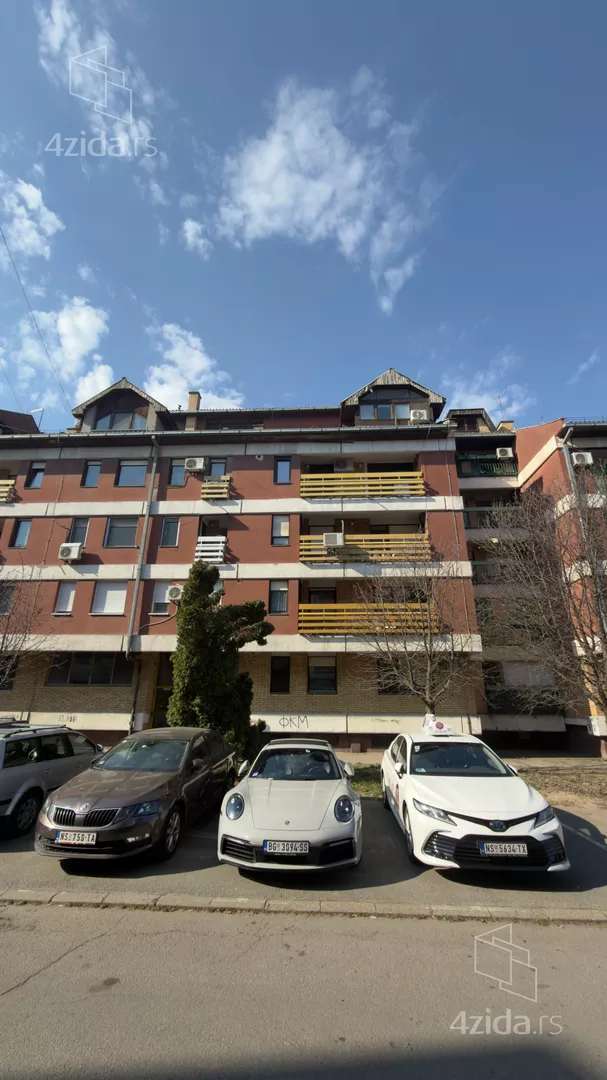 Petosoban stan | 4zida