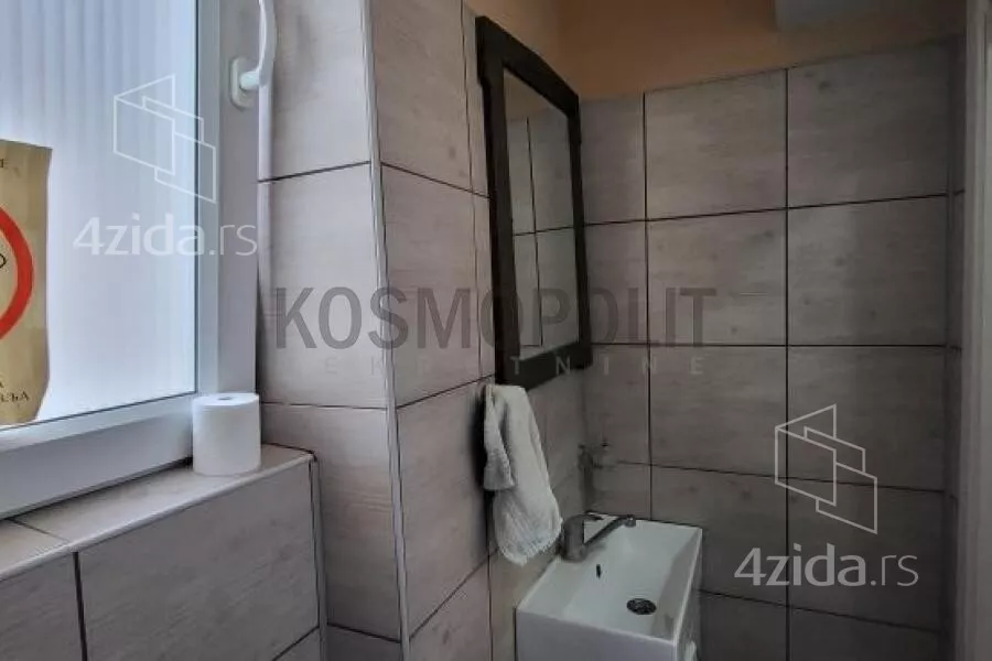 Četvoroiposoban stan | 4zida