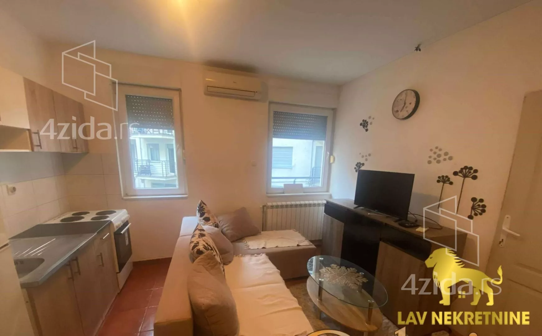 Jednoiposoban stan | 4zida