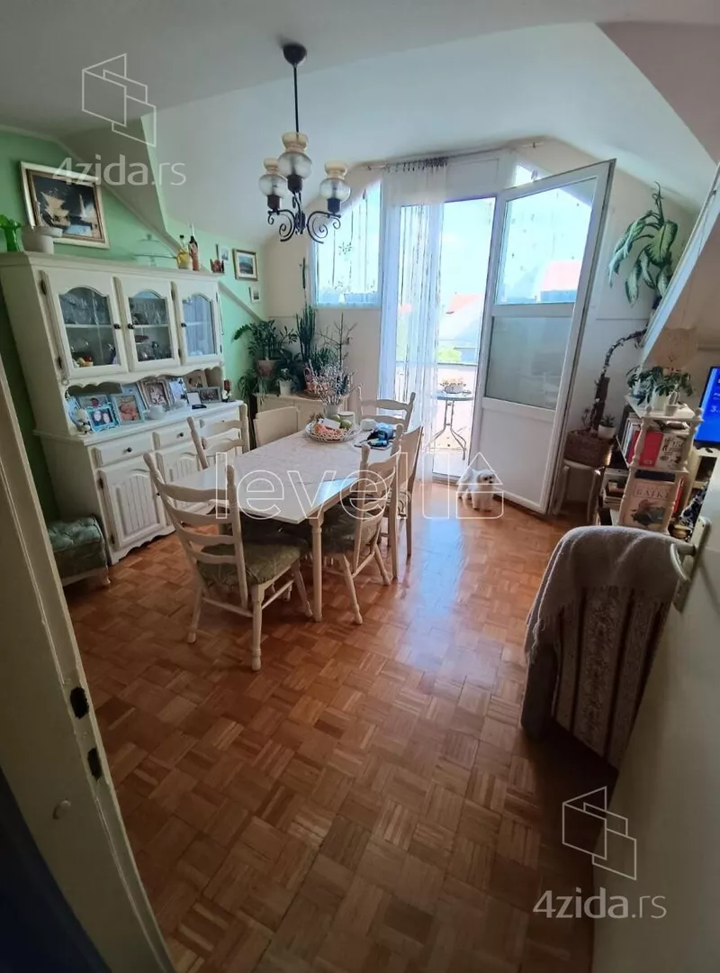Troiposoban stan | 4zida