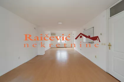 Esad Pasina | 4zida.rs