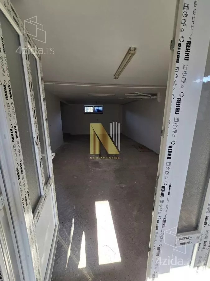 Poslovni prostor | 4zida