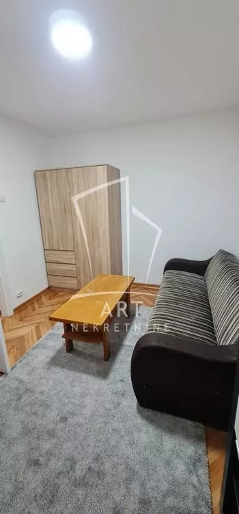 Ace Joksimovića | 4zida.rs