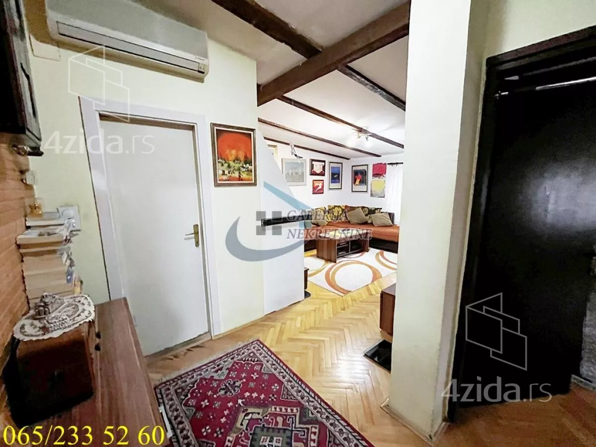 Šestosoban stan | 4zida