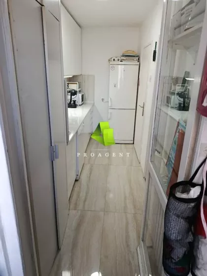 Crveni Pevac | 4zida.rs