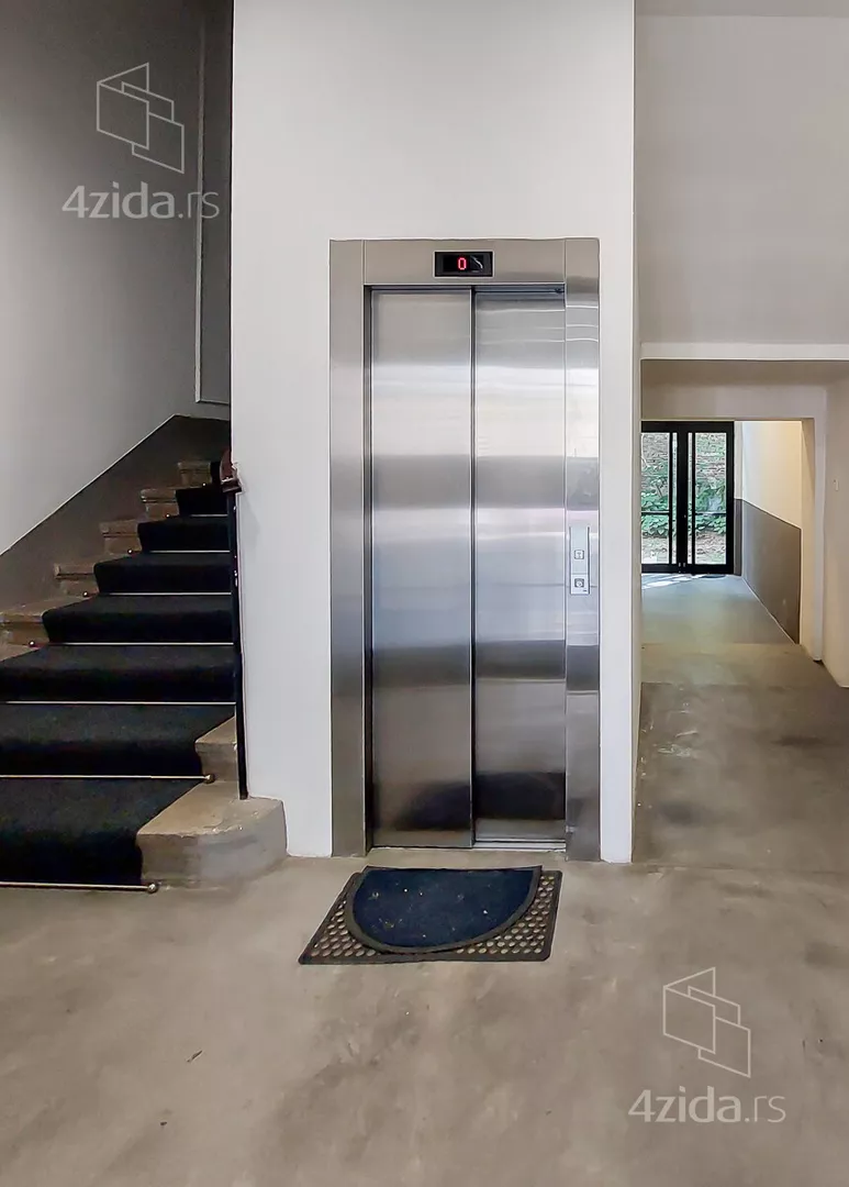 Četvoroiposoban stan | 4zida