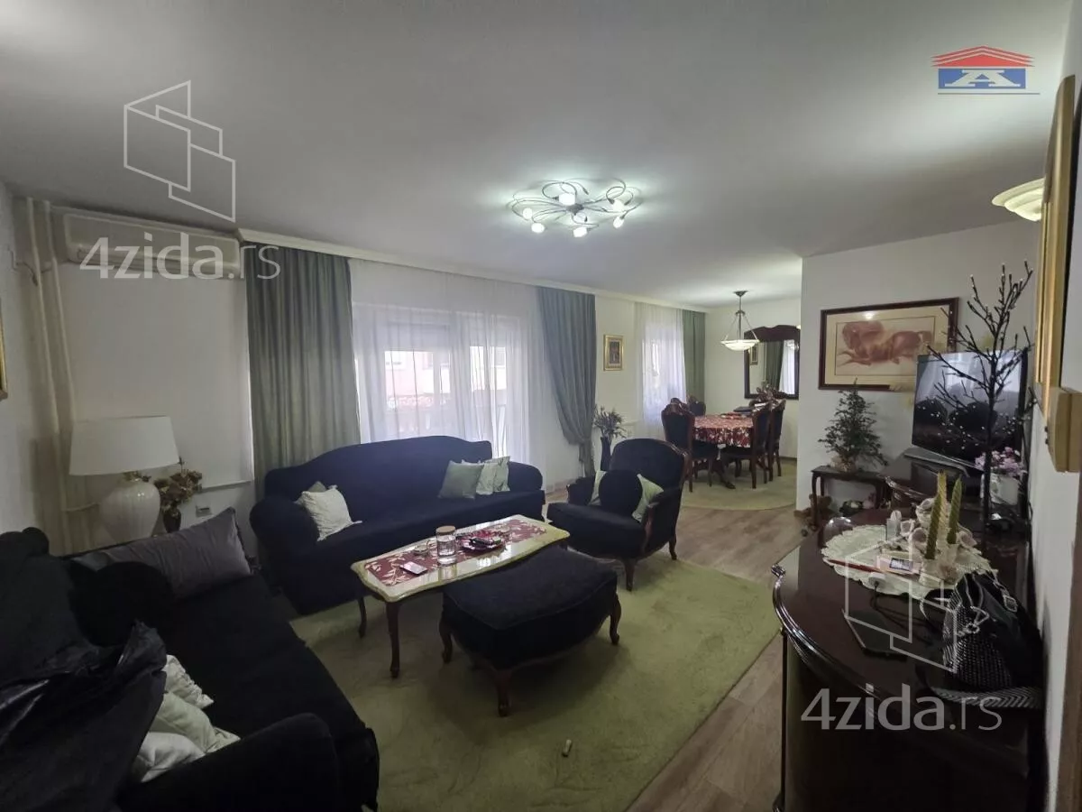 Četvorosoban stan | 4zida