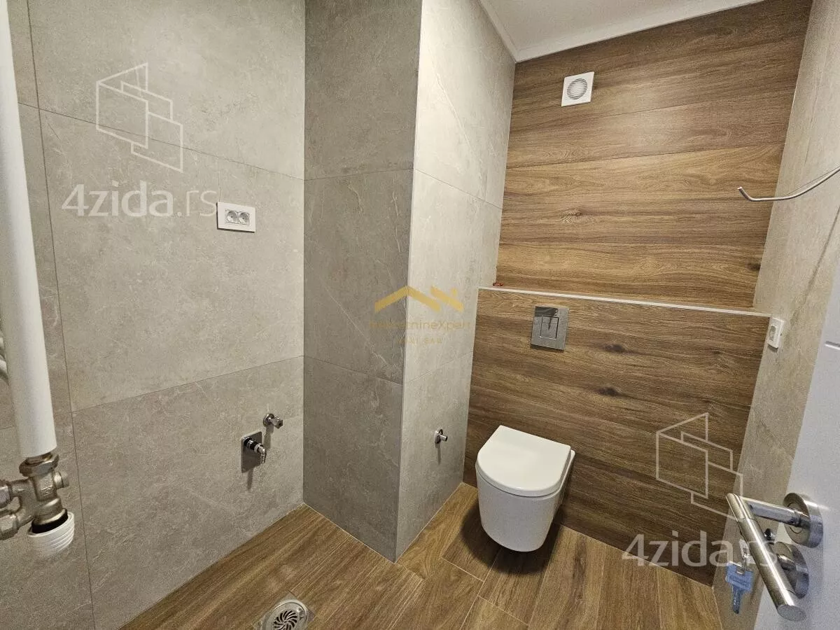 Četvoroiposoban stan | 4zida