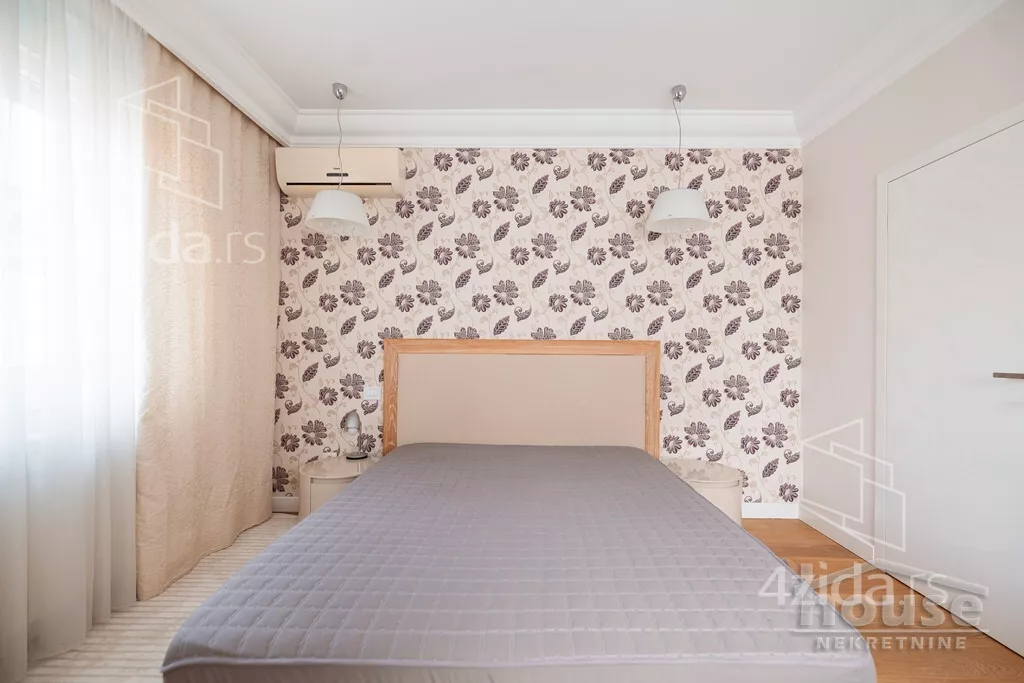 Šestosoban stan | 4zida