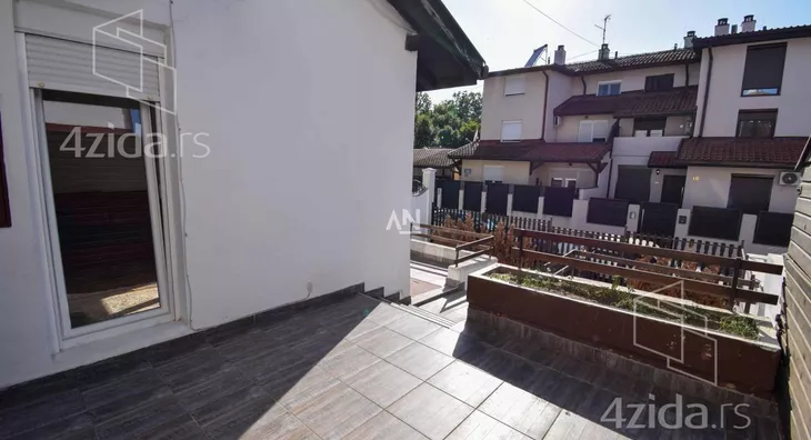 5-etažna kuća | 4zida