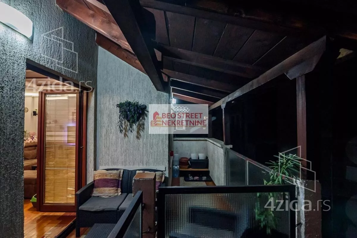 Četvoroiposoban stan | 4zida