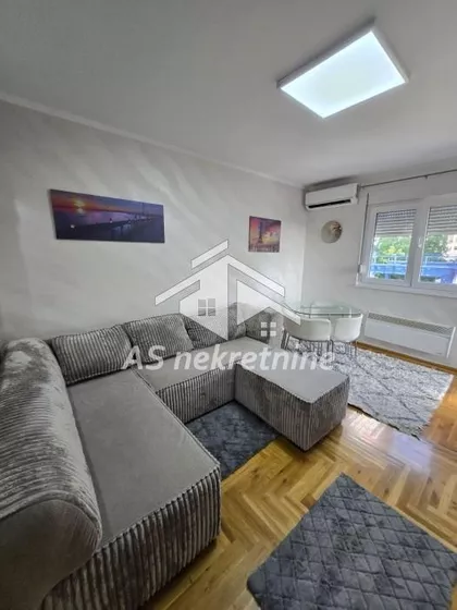 Učiteljsko Naselje | 4zida.rs