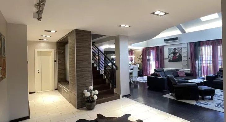 Šestosoban stan | 4zida