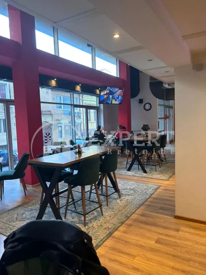 Učitelj Tasina | 4zida.rs