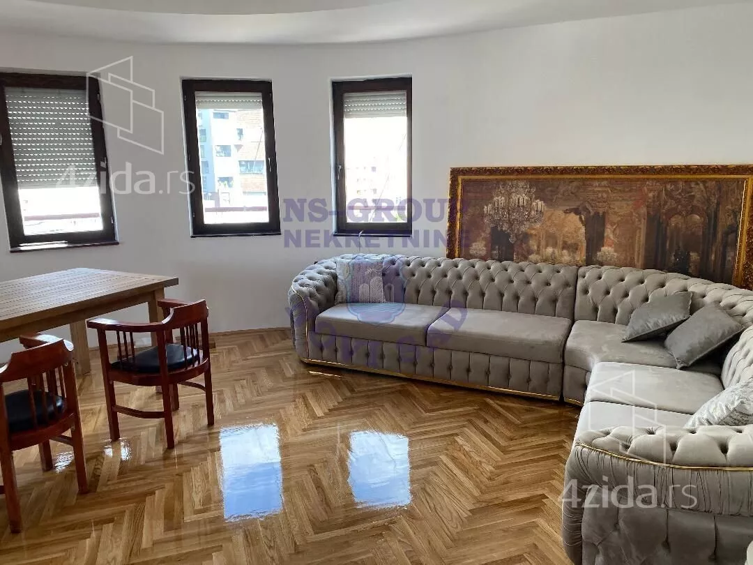 Četvoroiposoban stan | 4zida