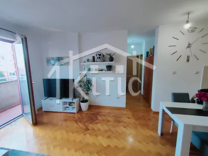 Dom Zdravlja | 4zida.rs