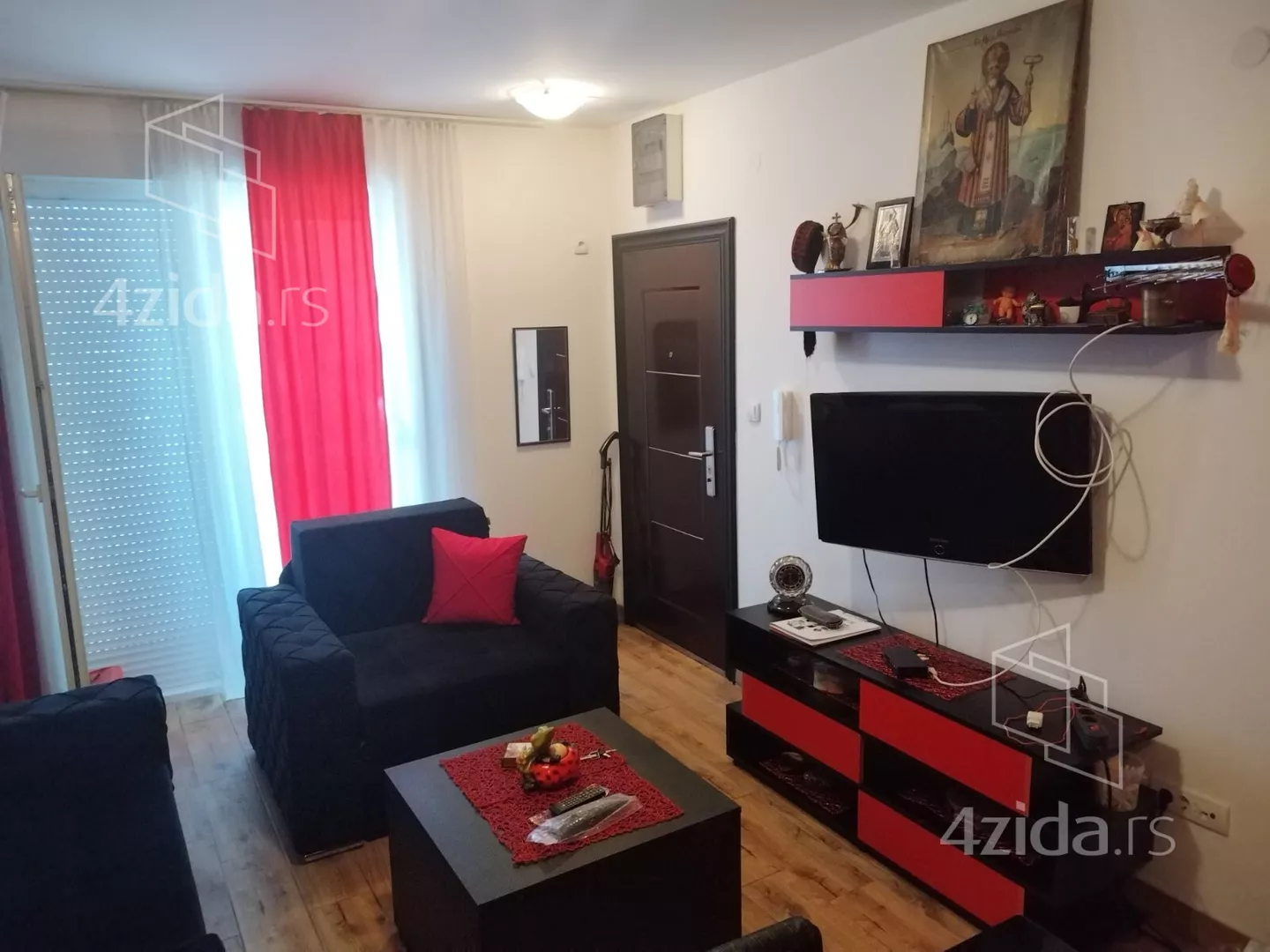 Jednoiposoban stan | 4zida