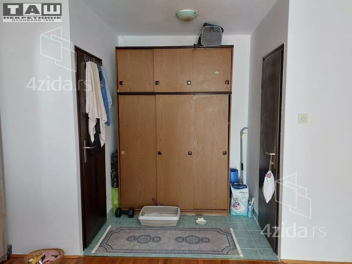 Plac | 4zida