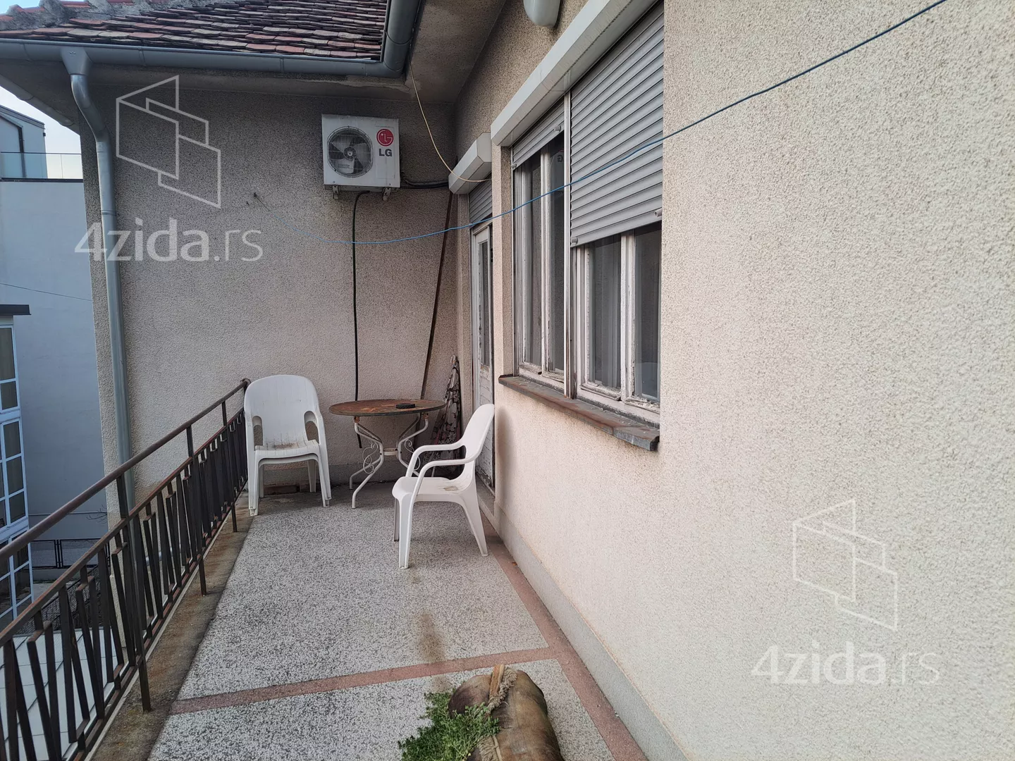 Četvoroiposoban stan | 4zida