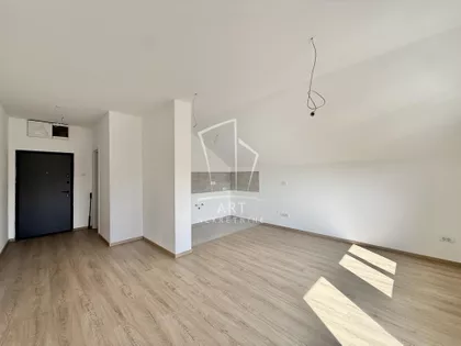 Mali Mokri Lug | 4zida.rs