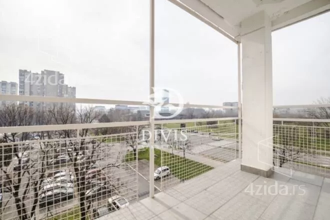 Četvoroiposoban stan | 4zida