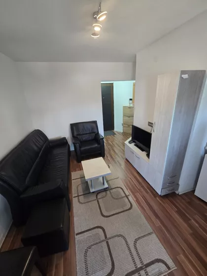 Heroja Pinkija | 4zida.rs