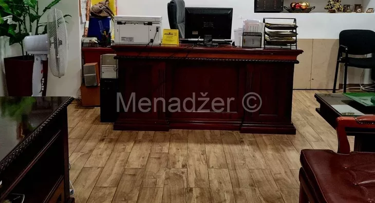 Poslovna zgrada | 4zida