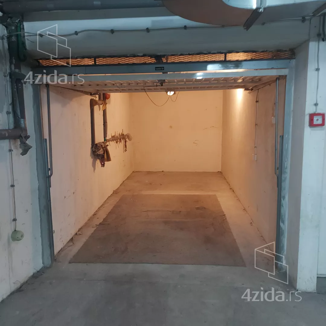 Garaža | 4zida