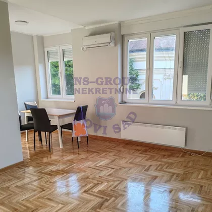 Kvantaška Pijaca | 4zida.rs