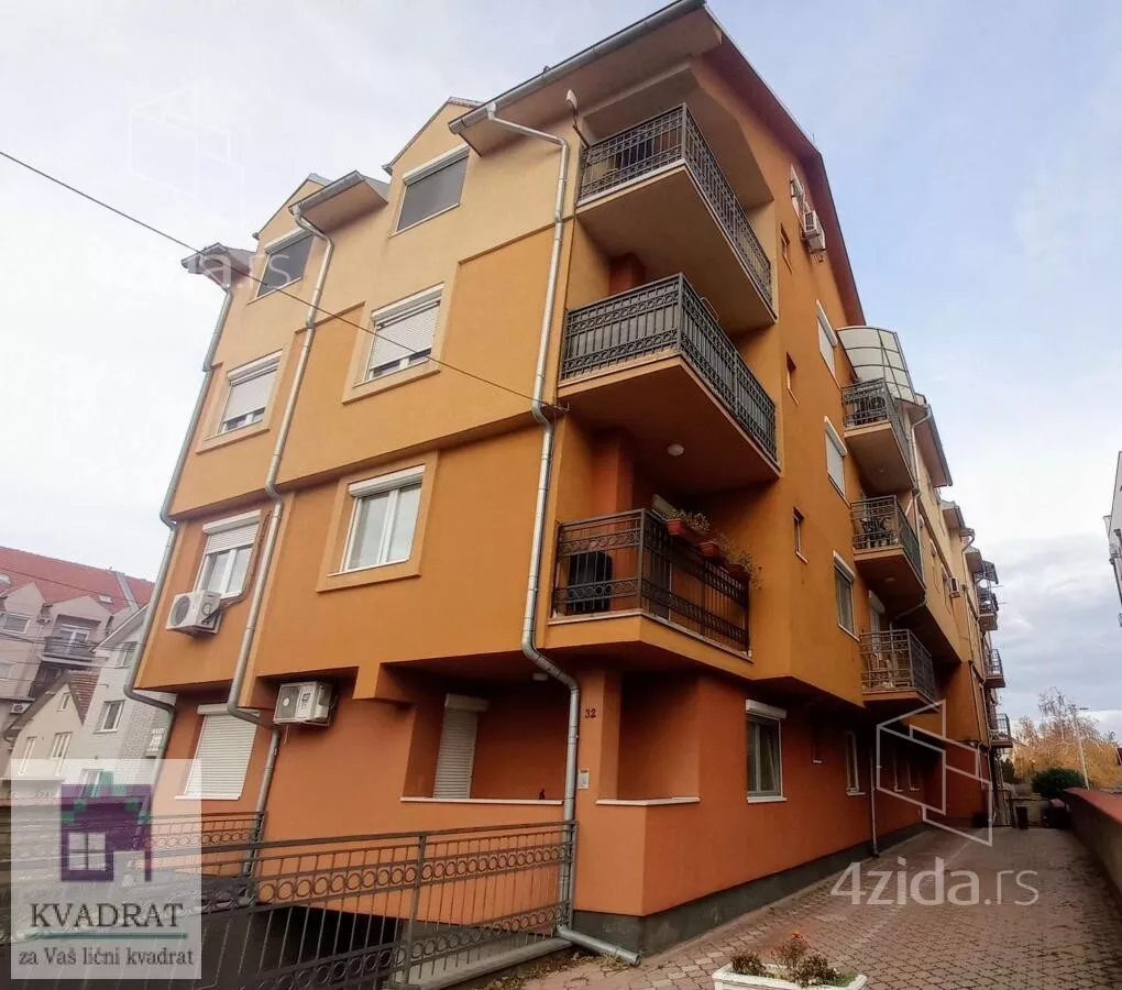 Troiposoban stan | 4zida